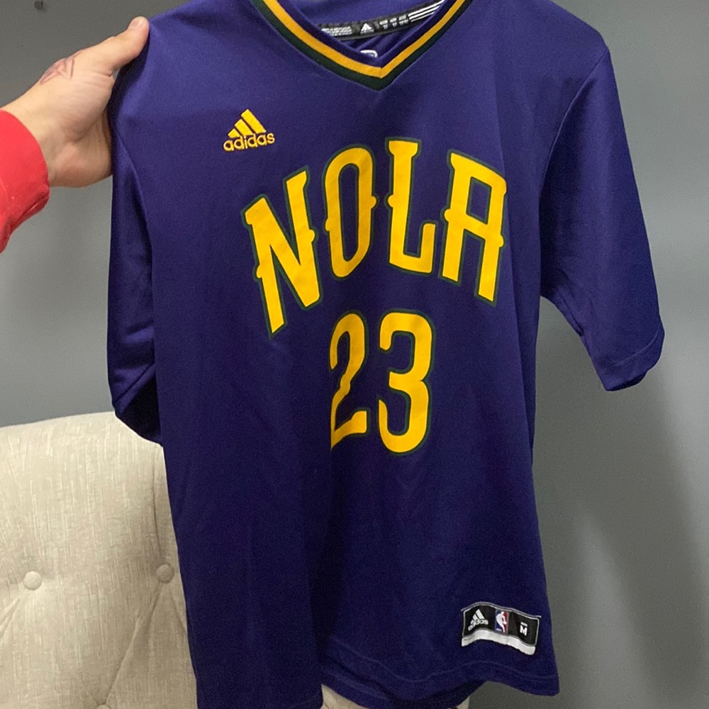 Size medium bring you good condition $58